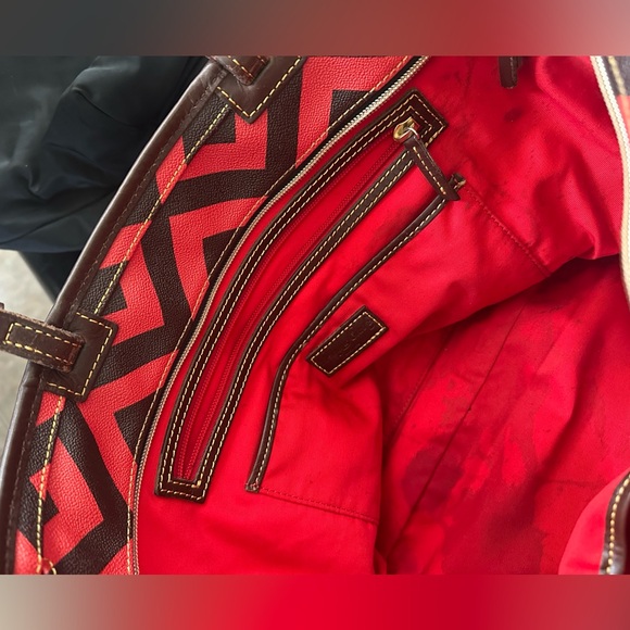 Dooney and Bourke Chevron Bag in Red and Brown - Picture 4 of 5